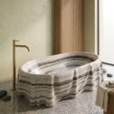 Bath tub