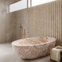 Bath tub